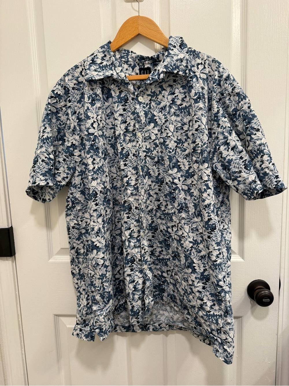 GAP Blue and White Floral Button-Down Shirt